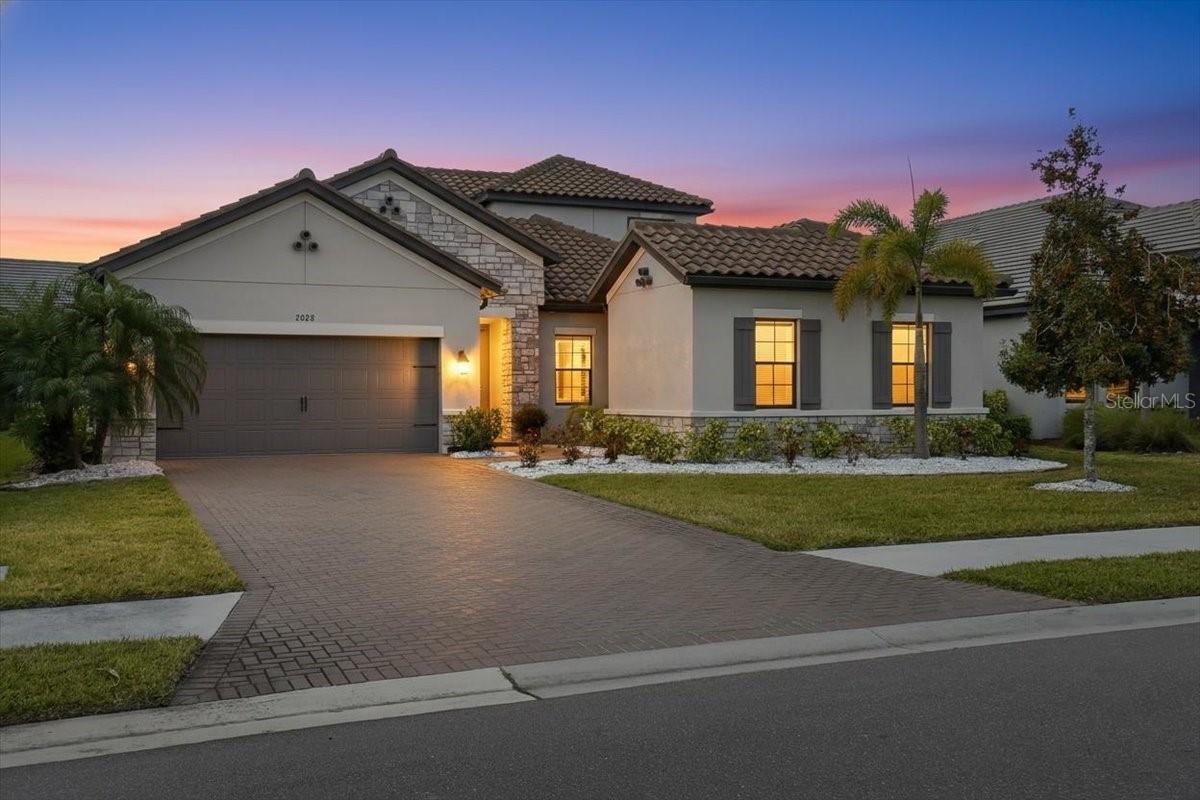 2028 Woodleaf Hammock Ct., Bradenton, FL 34211