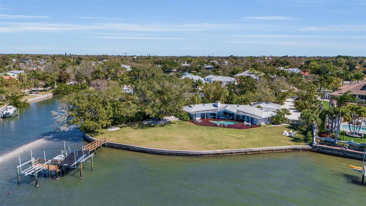 1306 S Lake Shore Dr., Sarasota, FL 34231