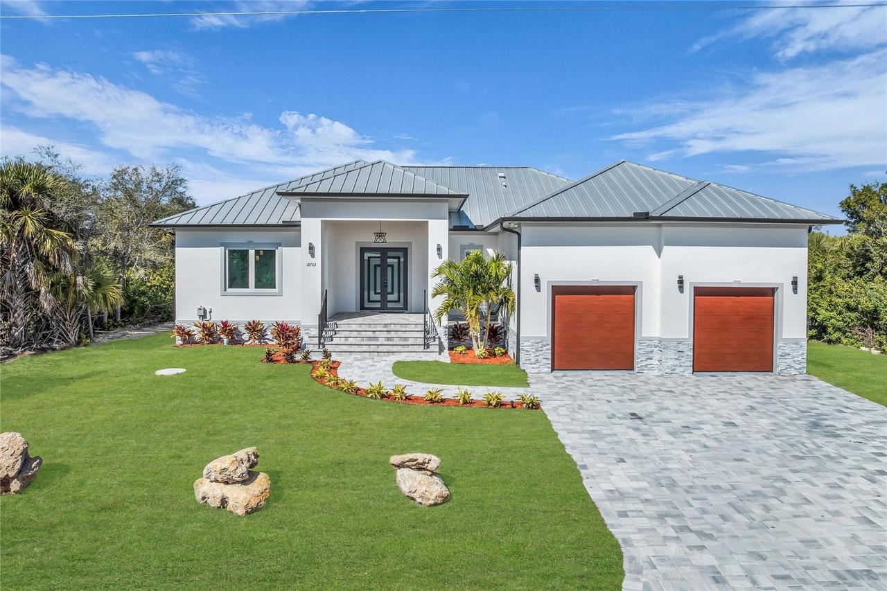 18702 Arapahoe Cir., Port Charlotte, FL 33948