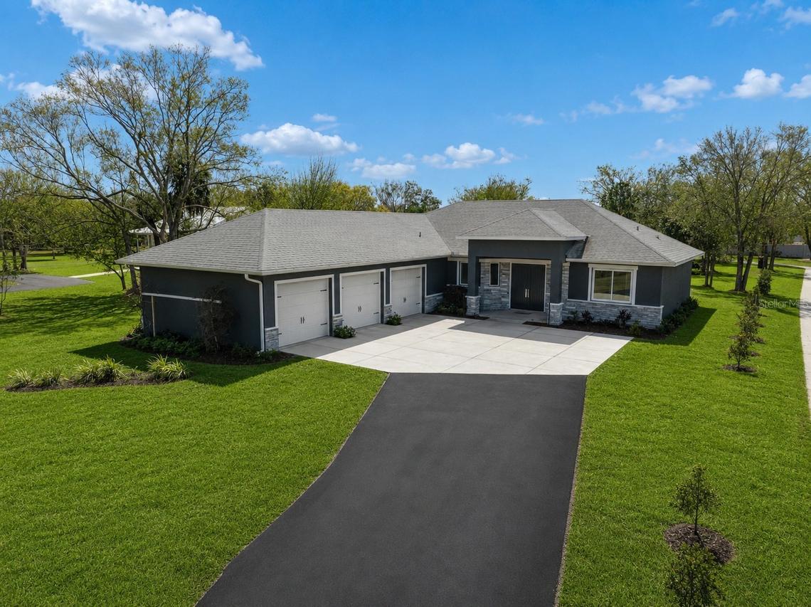 4712 34th Ave., Bradenton, FL 34208