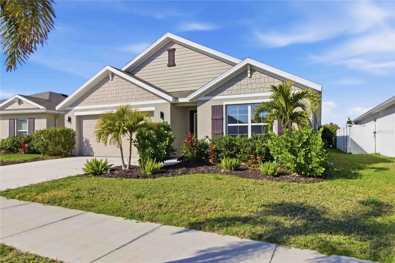 1328 Ocean Spray Dr., Ruskin, FL 33570