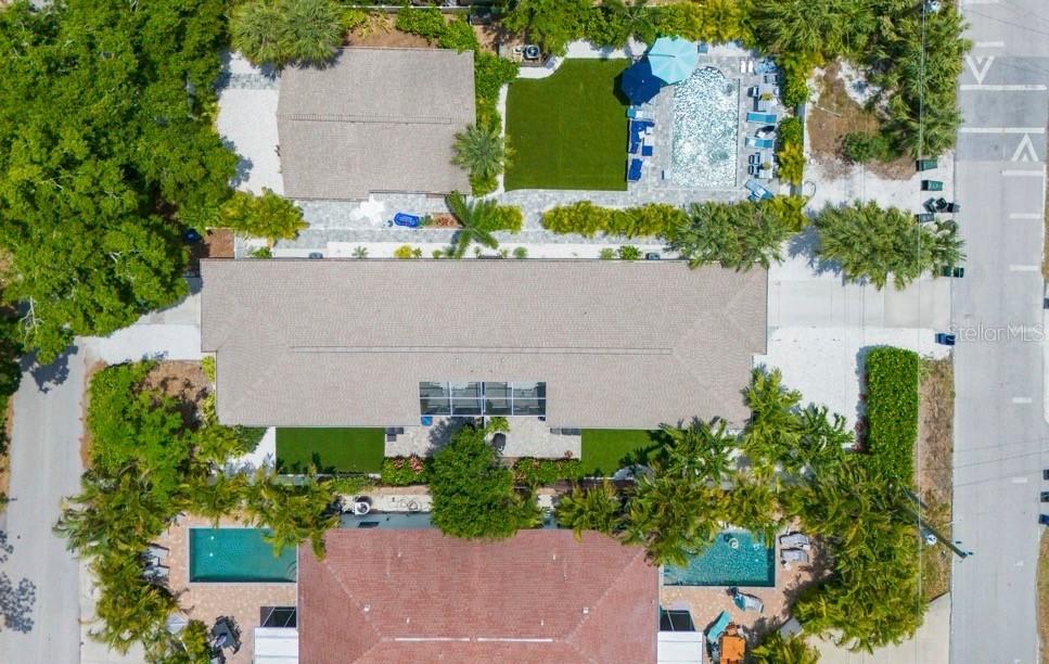 2051 Roselawn St., Sarasota, FL 34231