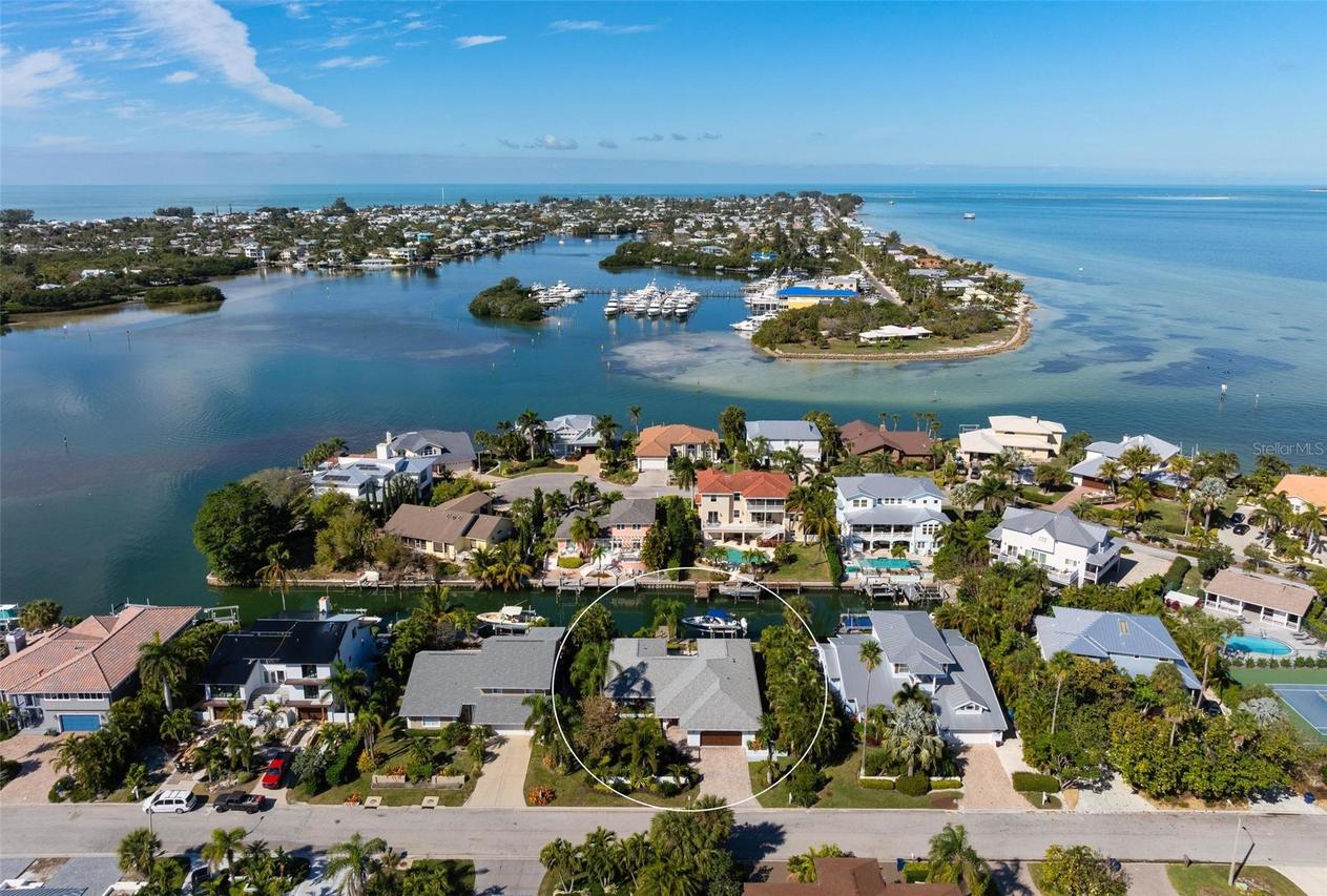 607 North Point Dr., Holmes Beach, FL 34217