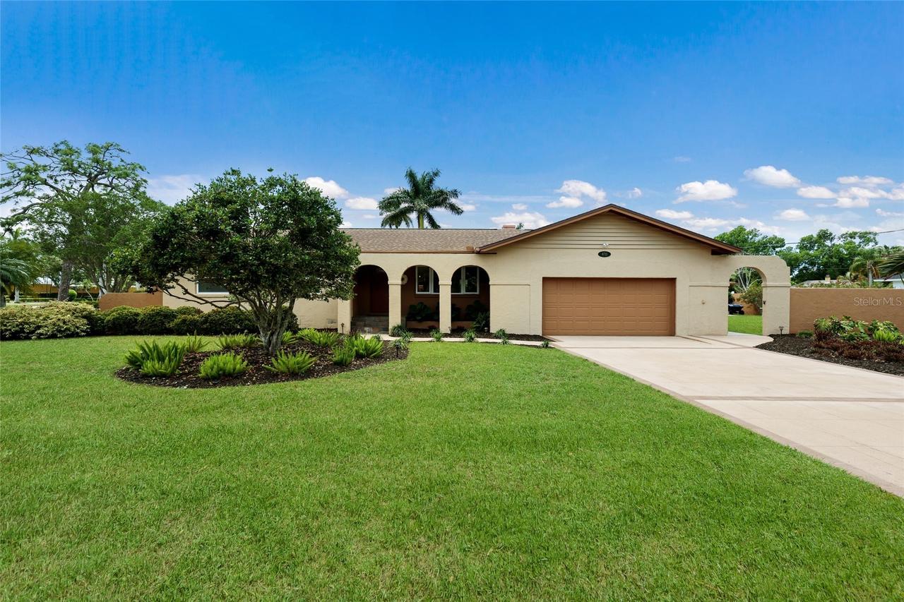 4715 7th Ave., Bradenton, FL 34209