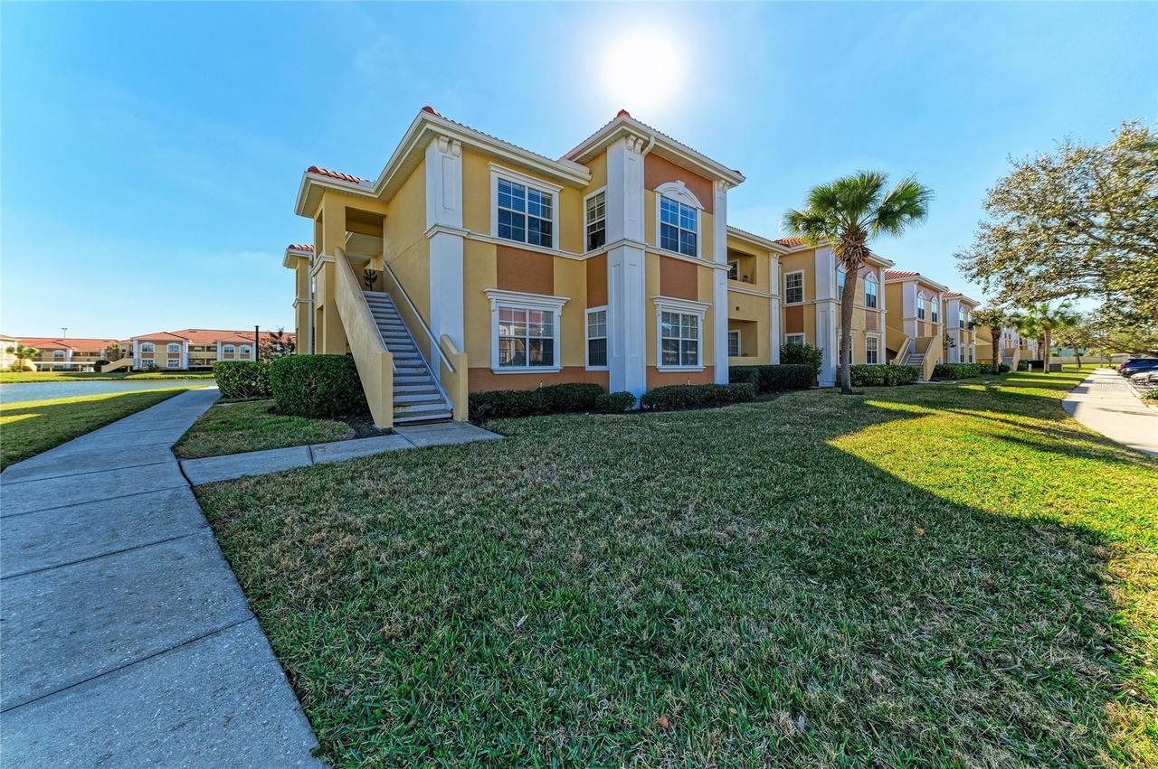 1130 Villagio Cir. #201, Sarasota, FL 34237