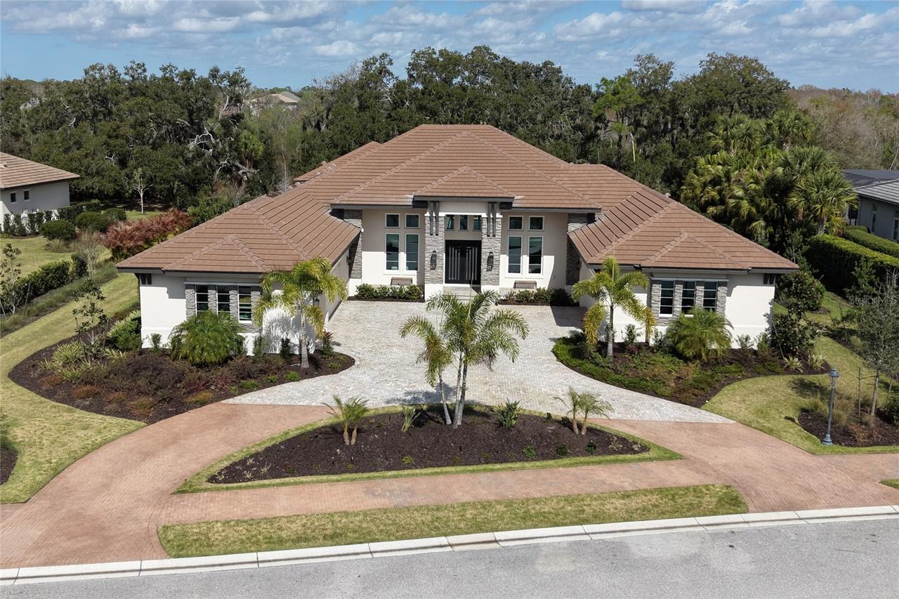 3927 Founders Club Dr., Sarasota, FL 34240