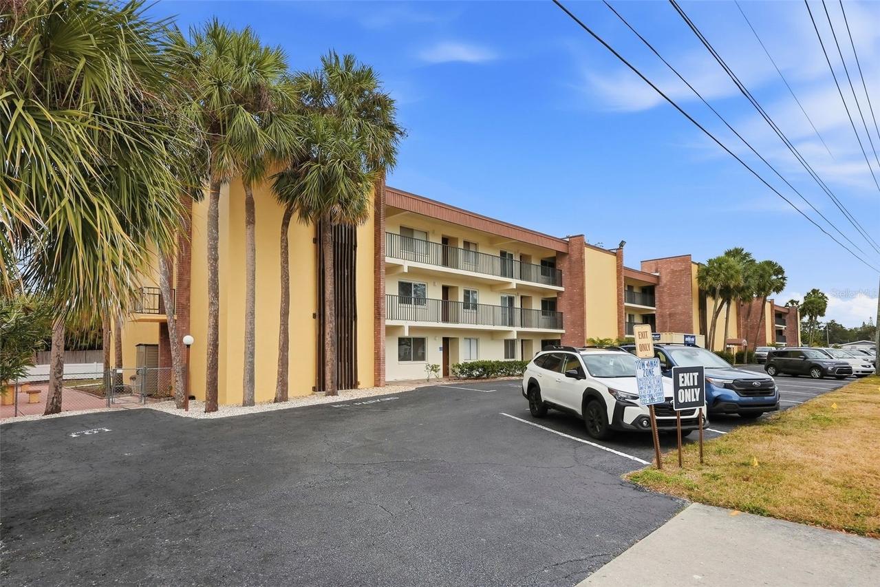 4435 1st St. #205, St Petersburg, FL 33703