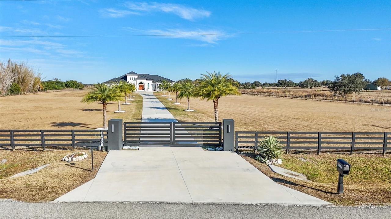 14325 Mj Rd., Myakka City, FL 34251