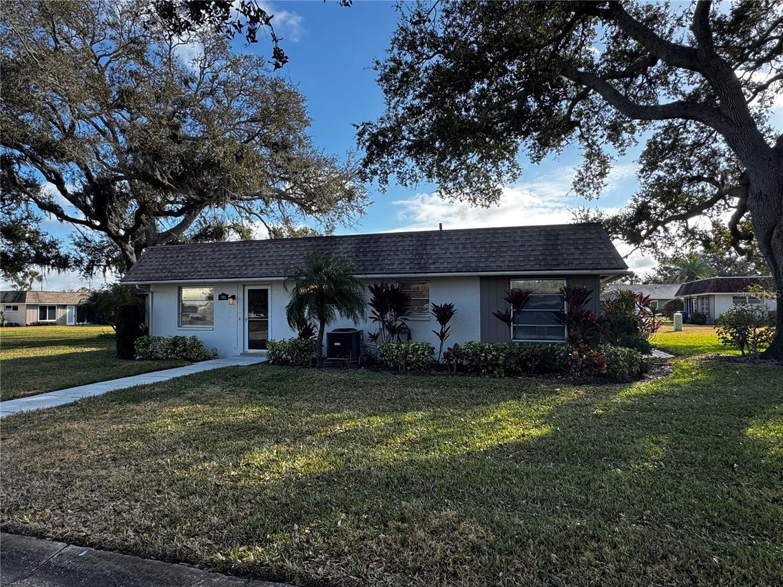 1335 Glendale Cir. #217, Sarasota, FL 34232