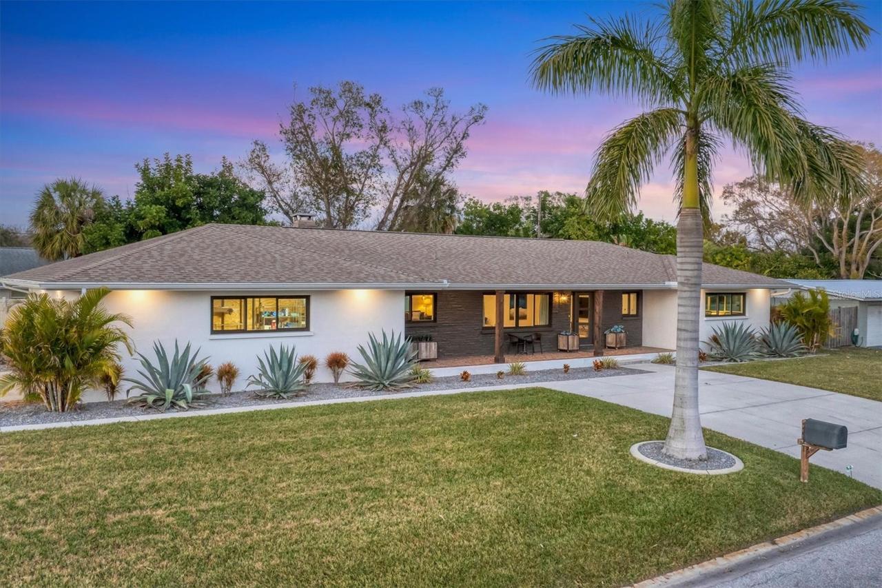 2411 Valencia Dr., Sarasota, FL 34239