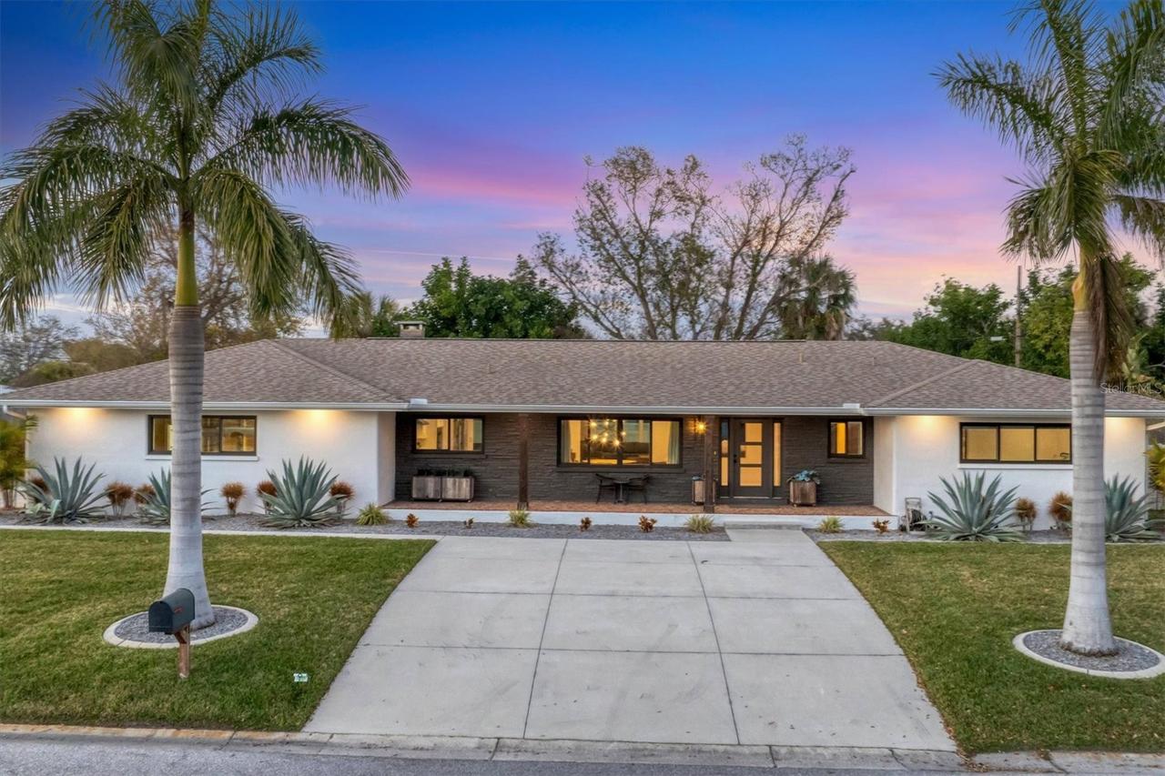 2411 Valencia Dr., Sarasota, FL 34239