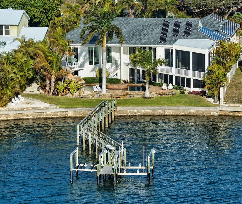 324 Bayshore Dr., Osprey, FL 34229