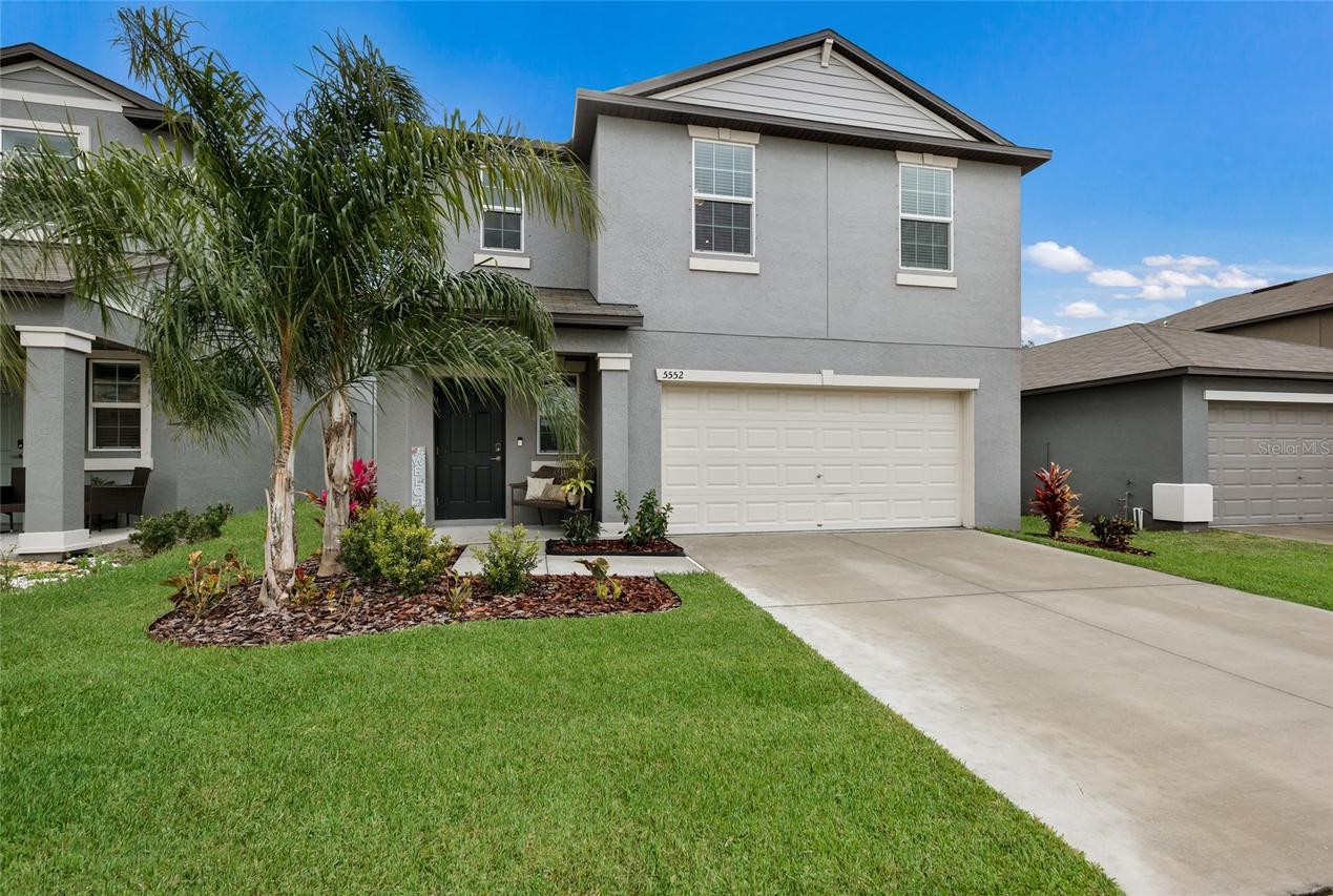 5552 Blue Azure Dr., Wimauma, FL 33598