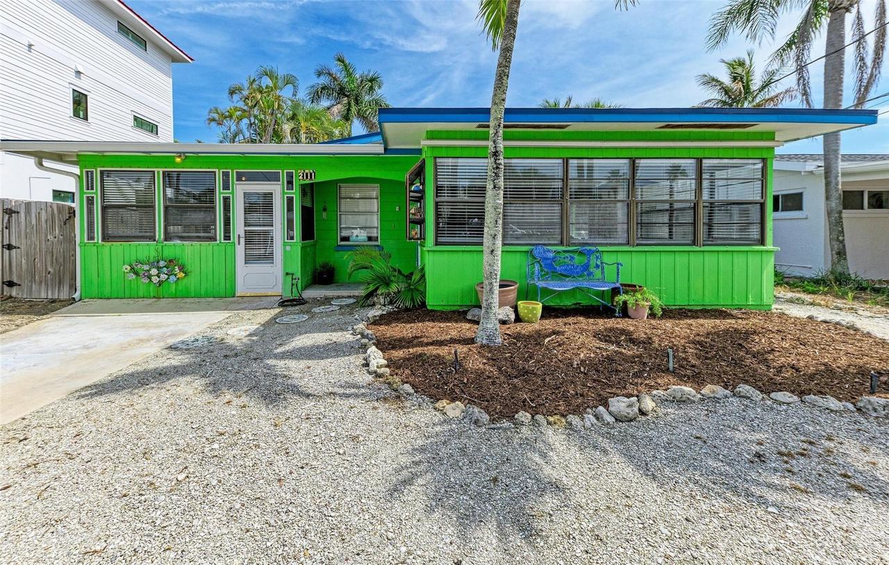 2111 Avenue B, Bradenton Beach, FL 34217