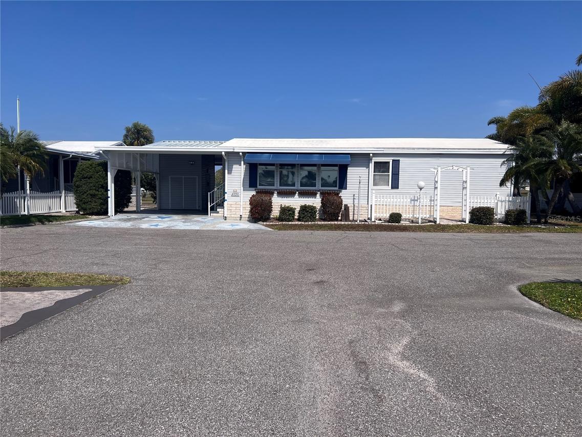 4900 4th C St., Bradenton, FL 34203