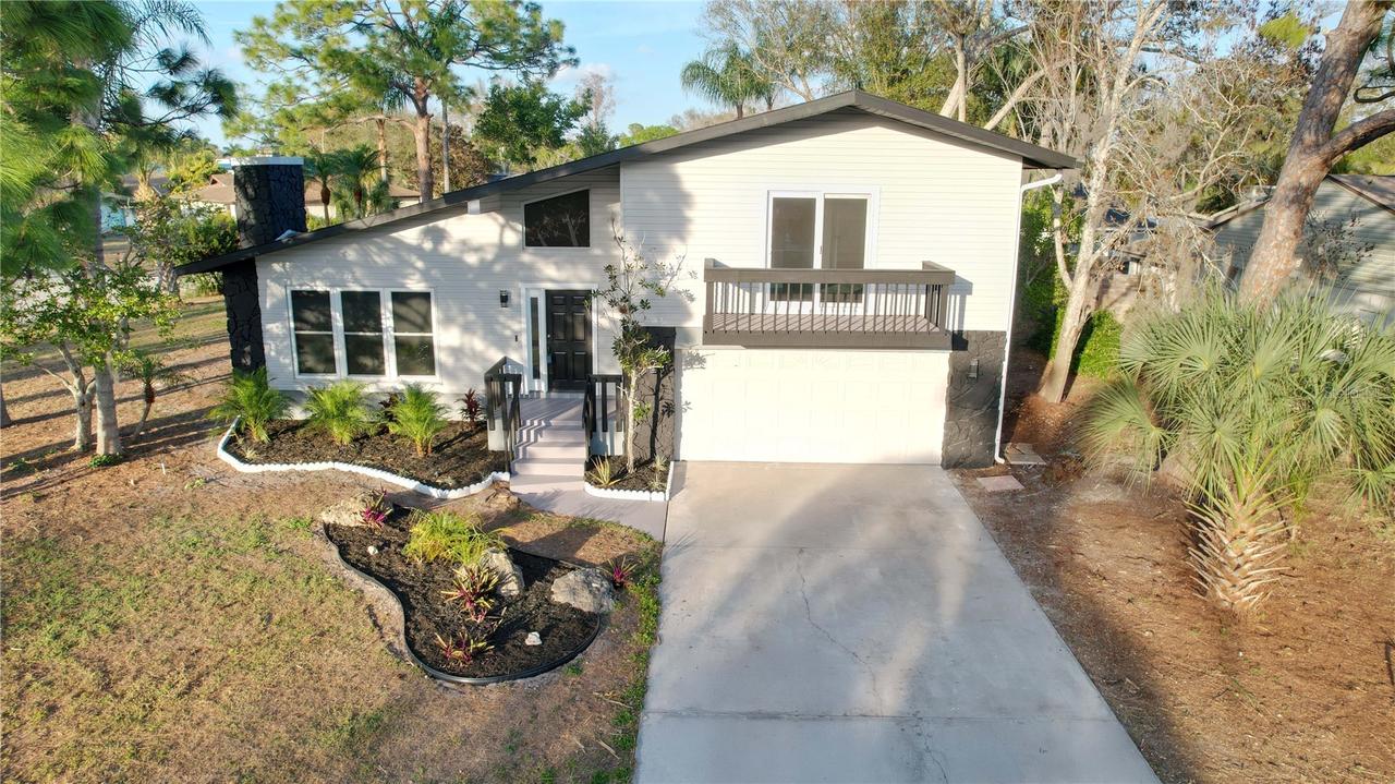 5667 Creekwood Dr., Sarasota, FL 34233