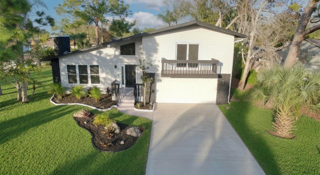 5667 Creekwood Dr., Sarasota, FL 34233