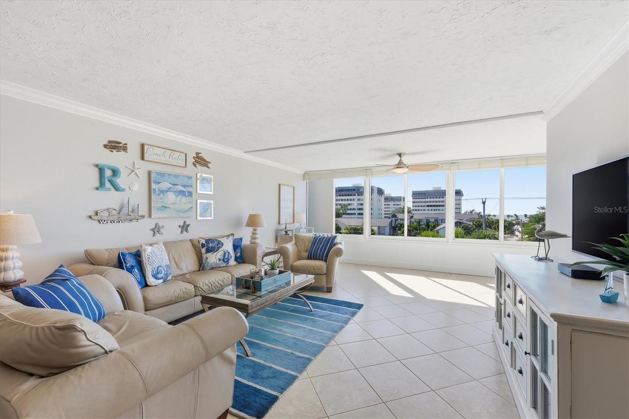 1200 E Peppertree Ln. #307, Sarasota, FL 34242
