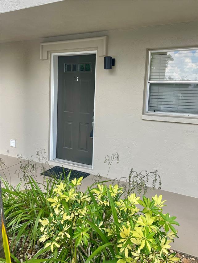 918 La Costa Cir. #3, Sarasota, FL 34237