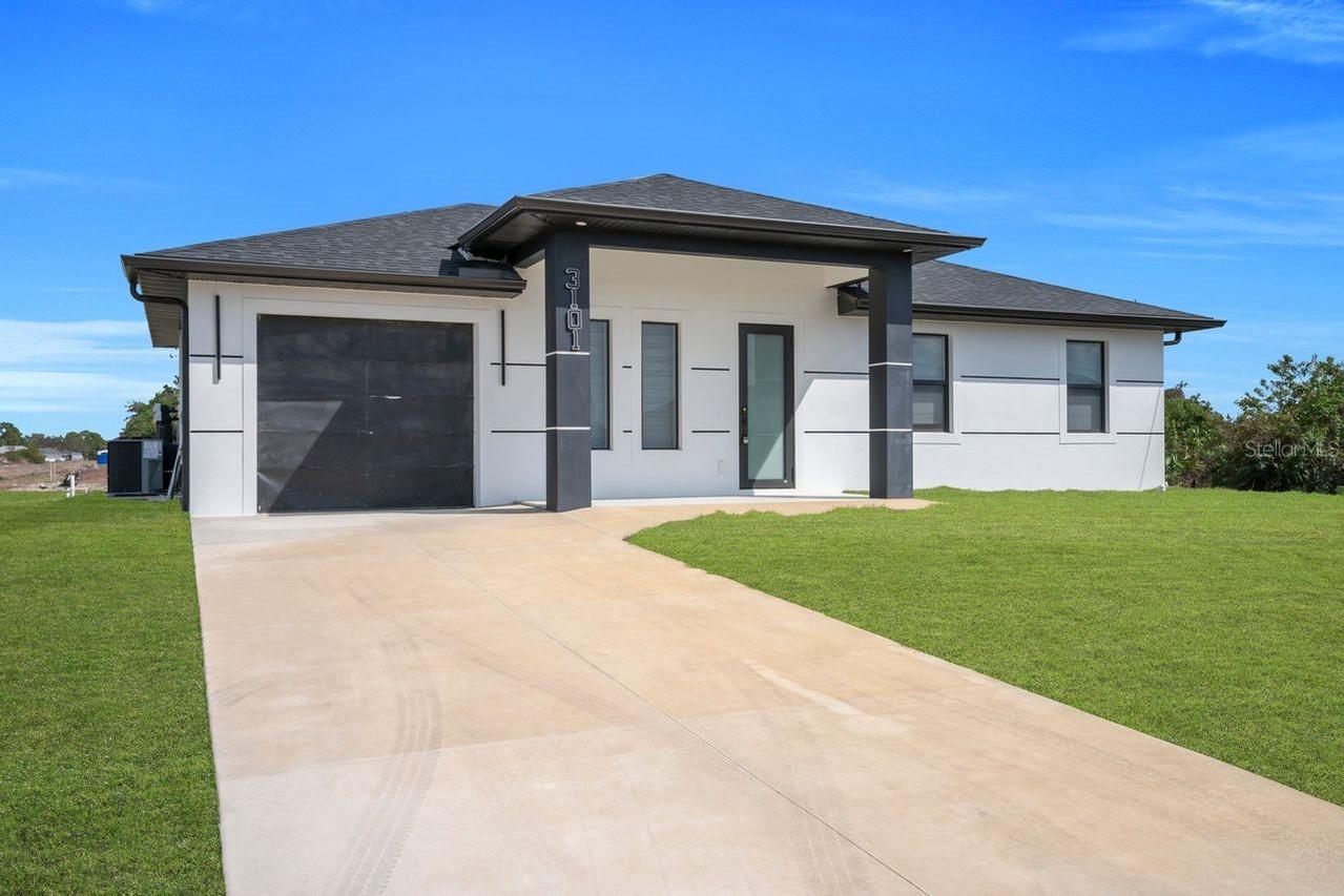 3101 Sara Ave., Lehigh Acres, FL 33976