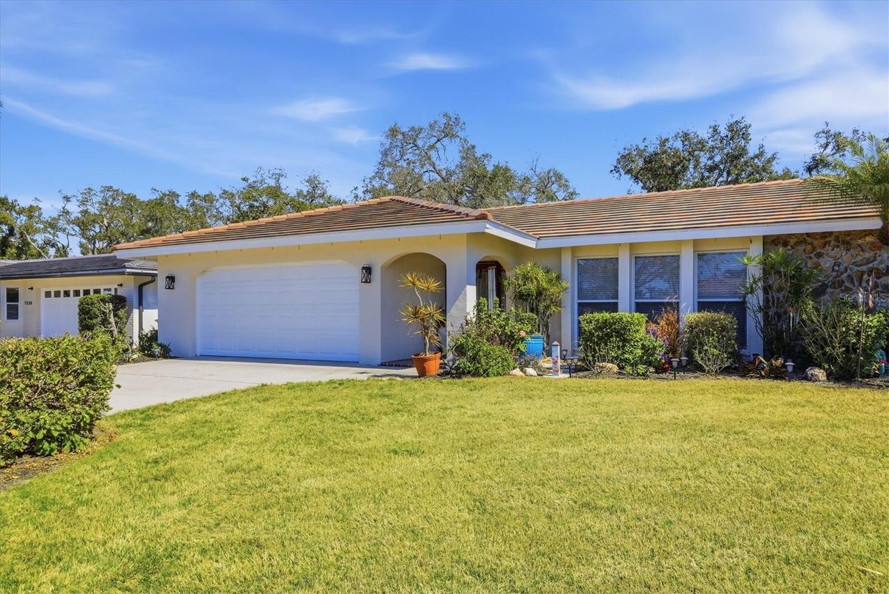 7409 Bounty Dr., Sarasota, FL 34231