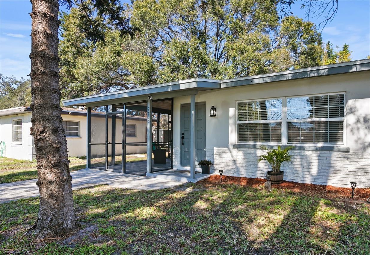 2405 48th Ave., Bradenton, FL 34207