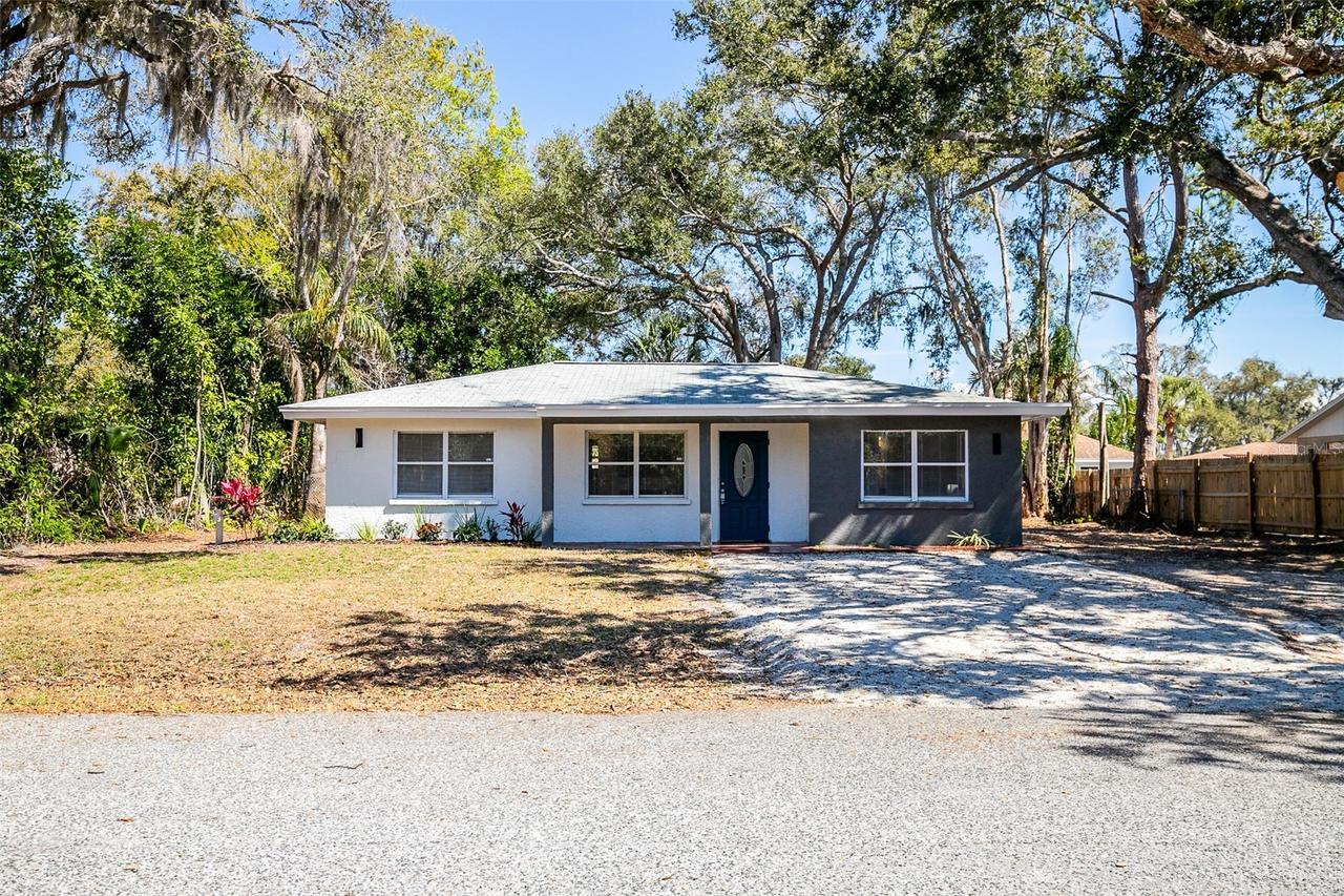 5410 Isabella Ave., Sarasota, FL 34235