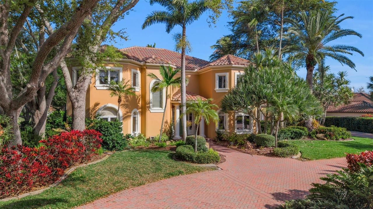 4079 Las Palmas Way, Sarasota, FL 34238