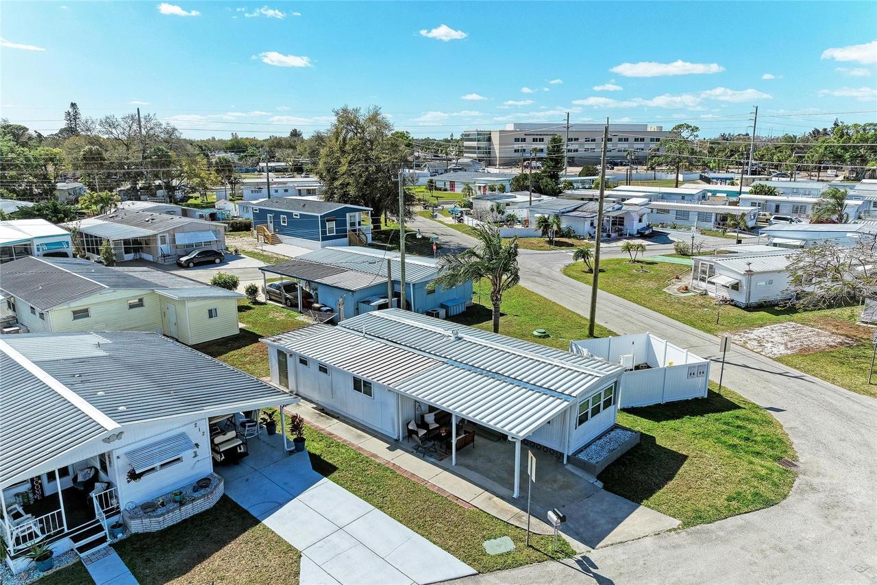 214 52nd Avenue Dr., Bradenton, FL 34207