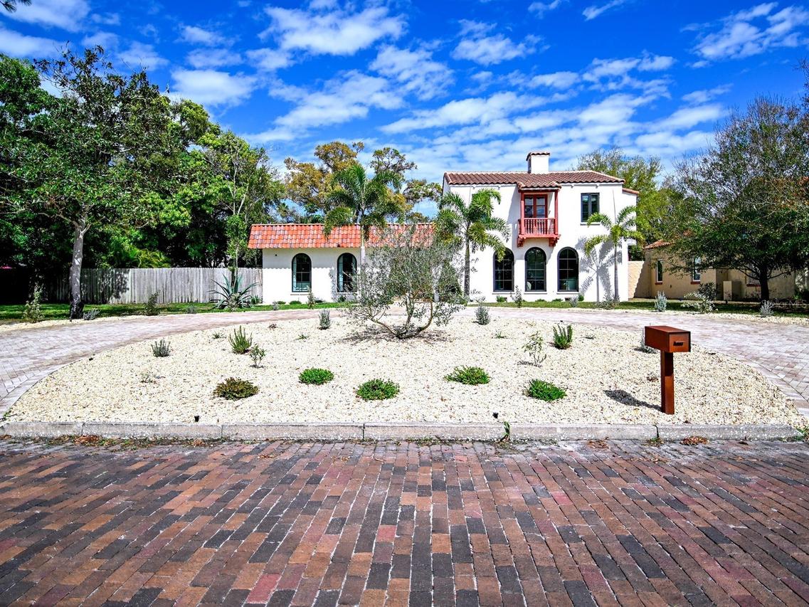 6251 10th Ave., Gulfport, FL 33707