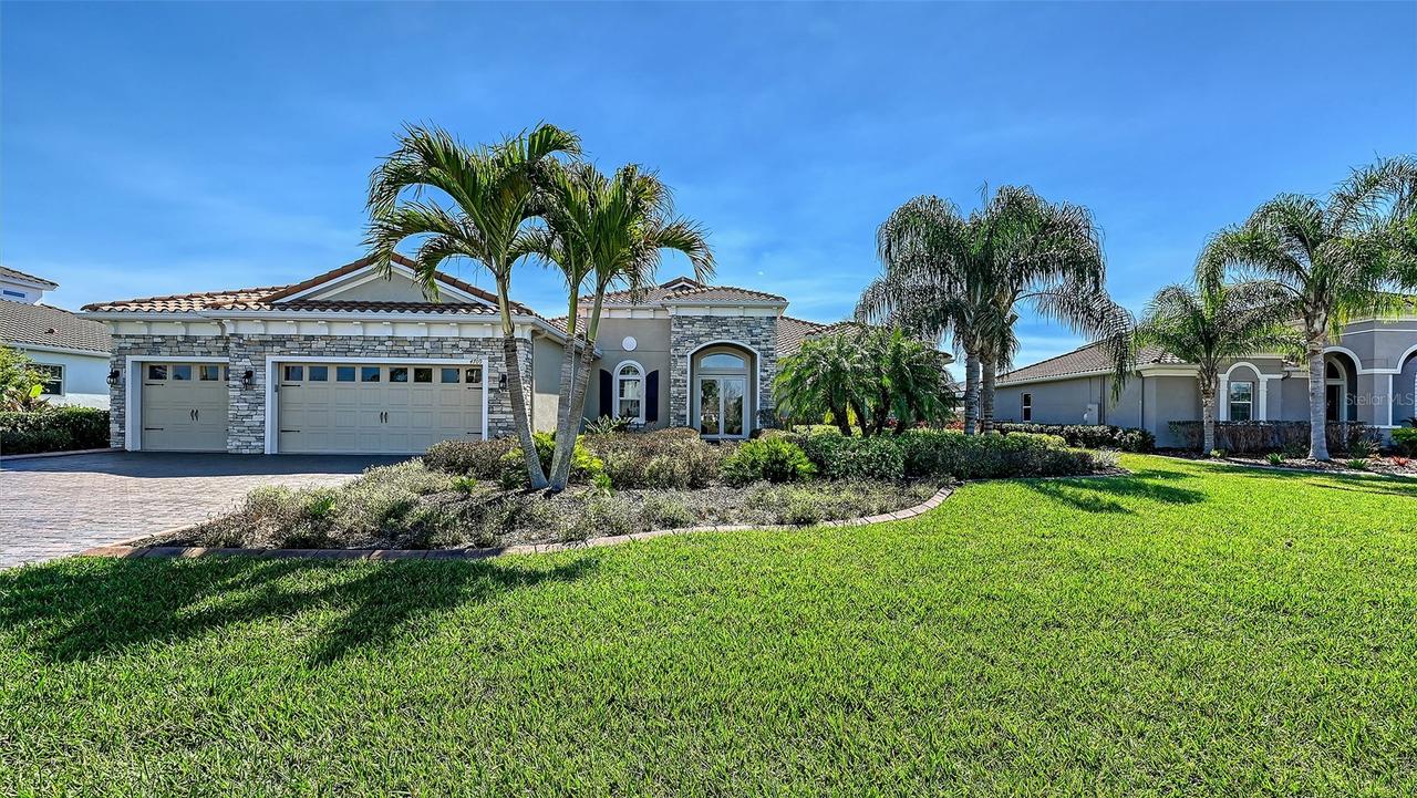 4709 Vasca Dr., Sarasota, FL 34240
