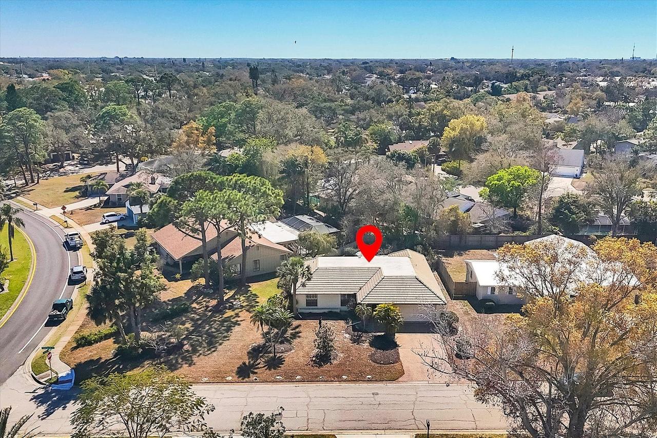 5603 Creekwood Dr., Sarasota, FL 34233