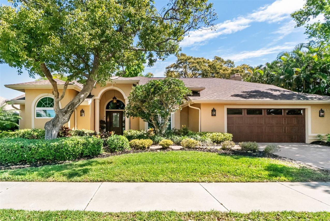8309 Shadow Pine Way, Sarasota, FL 34238