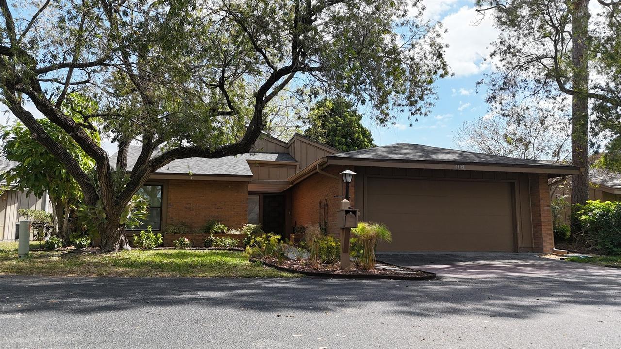 1305 Water Oak Way, Bradenton, FL 34209
