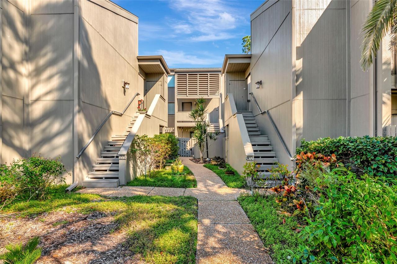 211 Woodland Dr., Osprey, FL 34229