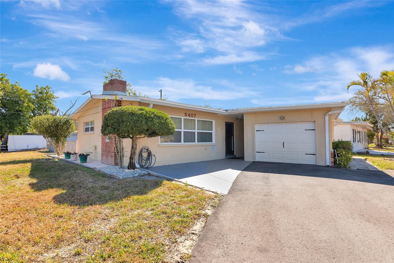 5407 3rd St., Bradenton, FL 34207