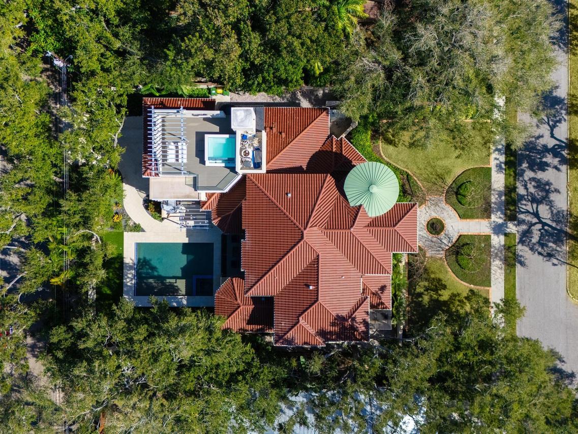 1655 South Dr., Sarasota, FL 34239