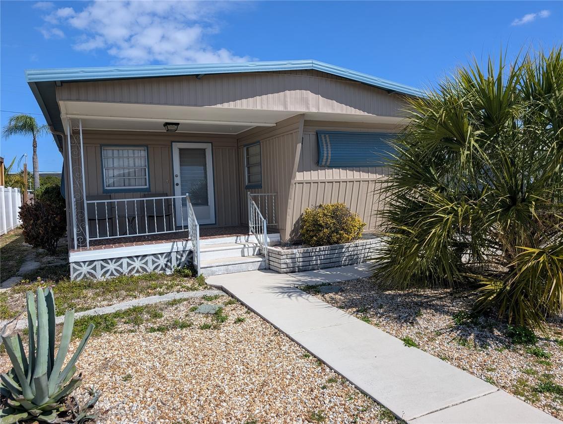 107 48th Avenue Dr., Bradenton, FL 34207