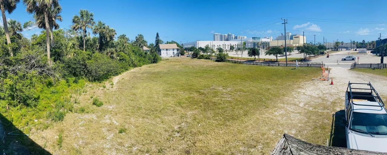 11 N Hollywood Ave., Daytona Beach, FL 32118