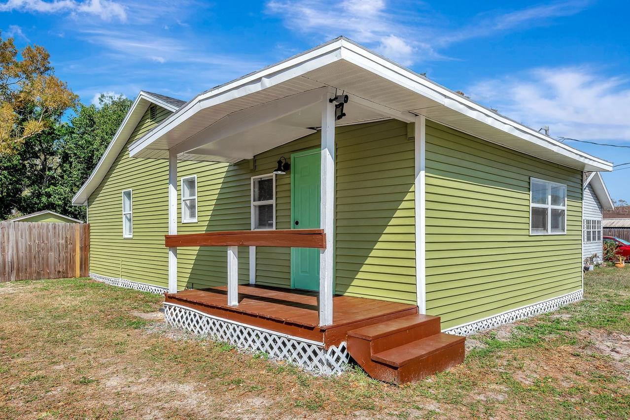 3016 17th St., Bradenton, FL 34208