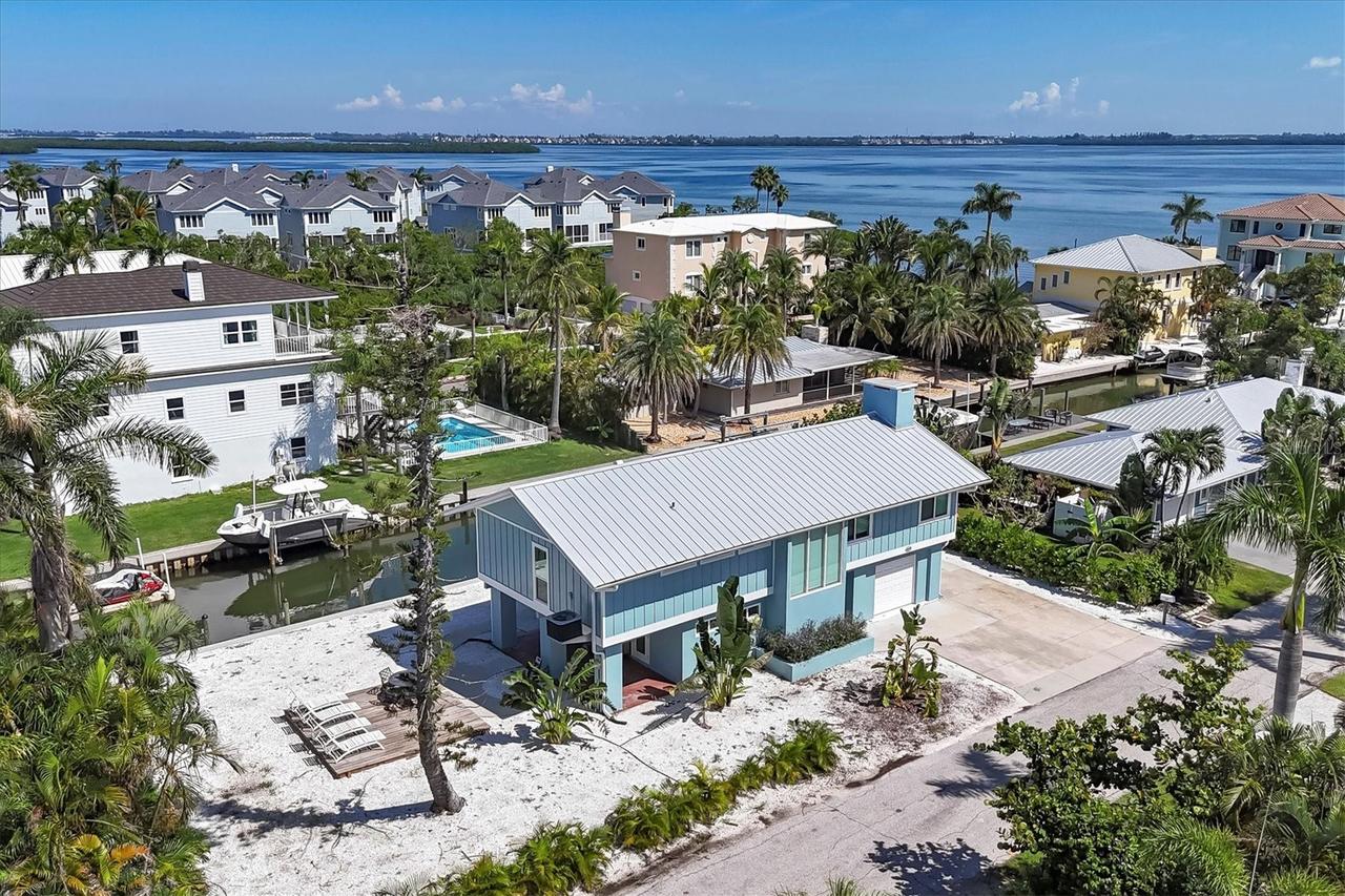 825 Tarawitt Dr., Longboat Key, FL 34228