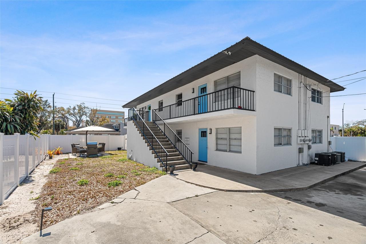 2016 5th St., Sarasota, FL 34237