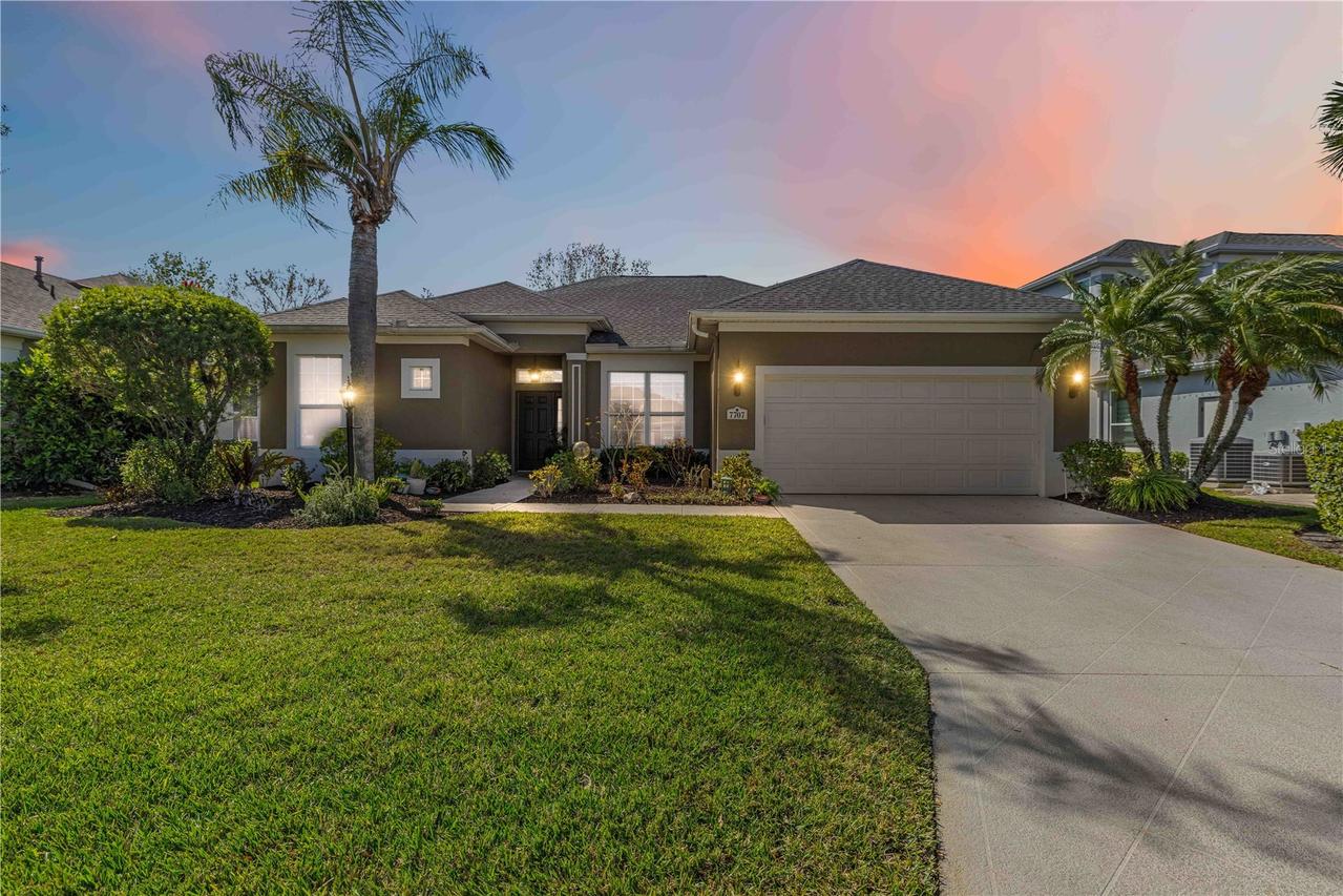 7707 Ashley Cir., Bradenton, FL 34201
