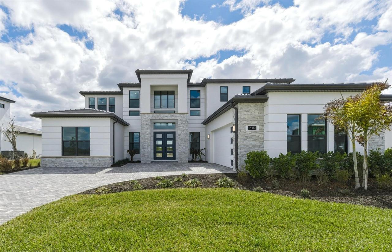 2505 Waterfront Cir., Sarasota, FL 34240