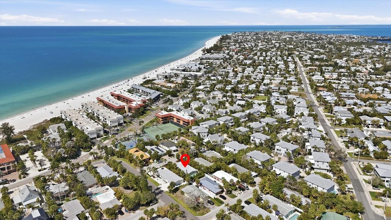 5803 De Palmas Ave., Holmes Beach, FL 34217