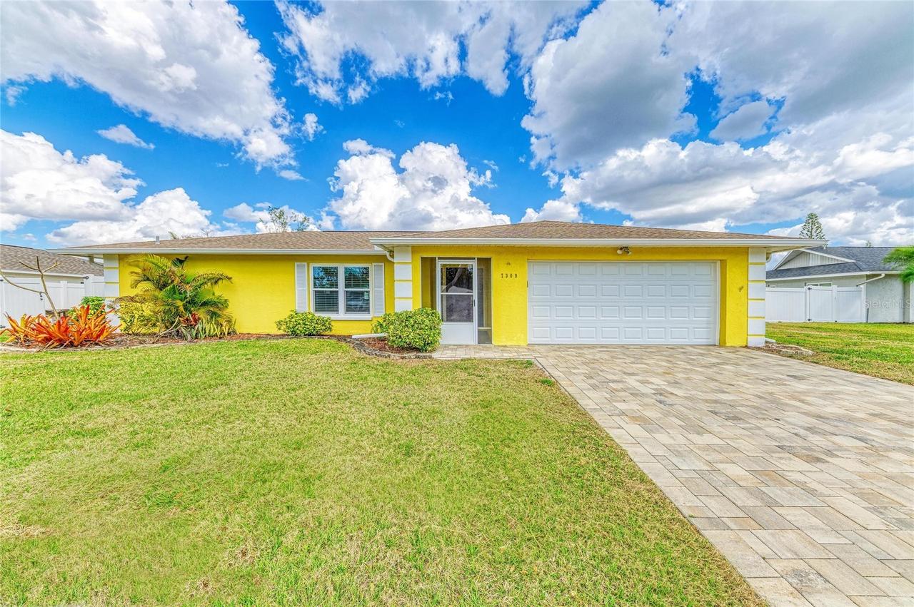 7309 Meadowbrook Dr., Sarasota, FL 34243
