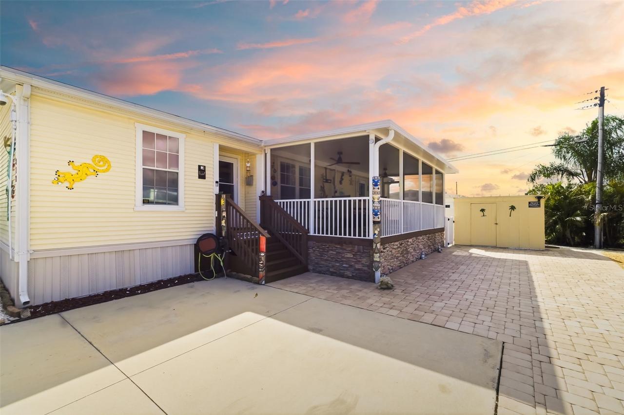 812 50th Avenue Ter., Bradenton, FL 34207