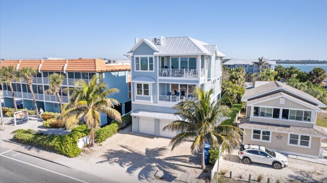 903 Gulf Dr., Bradenton Beach, FL 34217