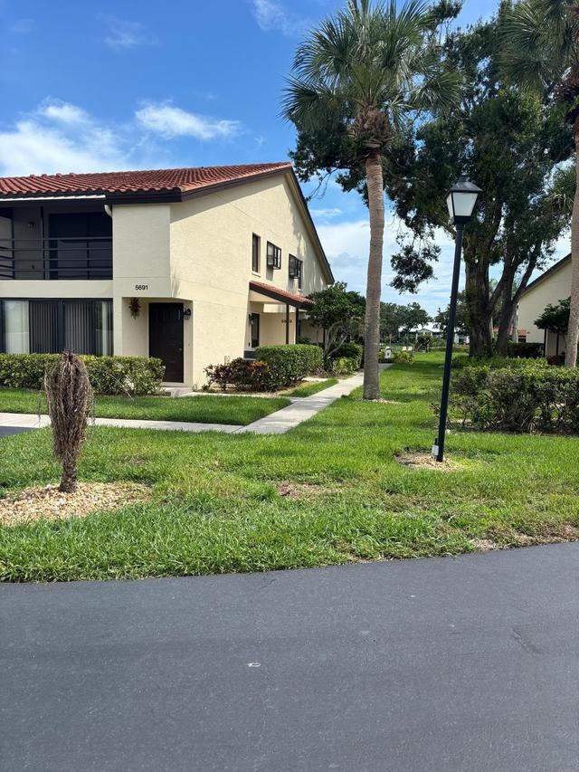 5689 Gardens Dr., Sarasota, FL 34243