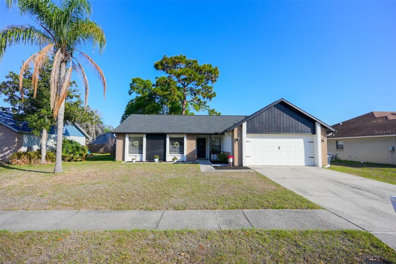 4136 Spring Way Cir, Valrico, FL 33596